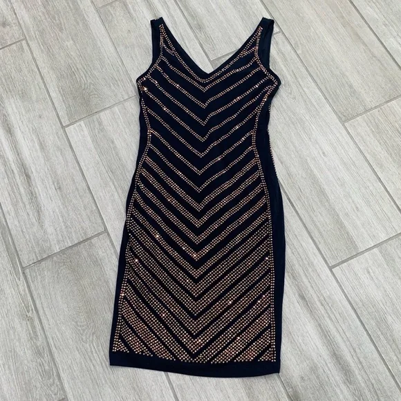 Carmen Marc Valvo Dresses | Carmen Marc Valvo Black And Gold Sequin Dress | Color: Black/Gold | Size: S | Pm-90431578's Closet Carmen Marc Valvo Dresses | Carmen Marc Valvo Black And Gold Sequin Dress | Color: Black/Gold | Size: S | Pm-90431578's Closet